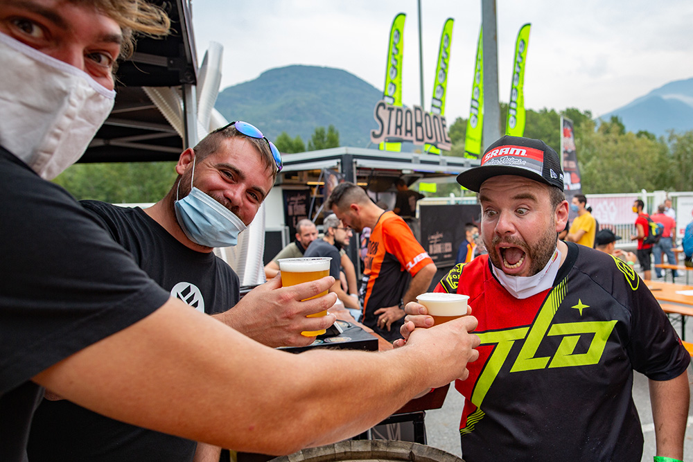 Divertimento e festa fra gli stans del Valtellina Ebike Festival 2020